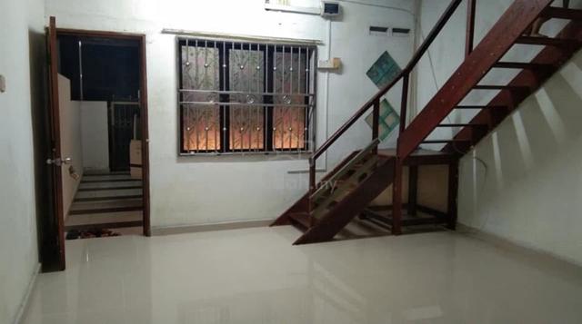 Rumah Kos Sederhana Rendah untuk Dijual Taman Orkid Batu Pahat 1