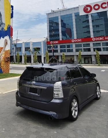 2005 Toyota WISH 1.8 NFL ZNE10 - 2