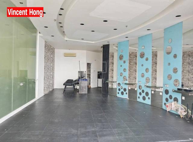 Krystal Point main road ground floor shop lot 750sq.ft 1