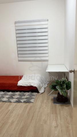 Cozy MIDDLE Room for Rent – Ladies Only! ✨ 1