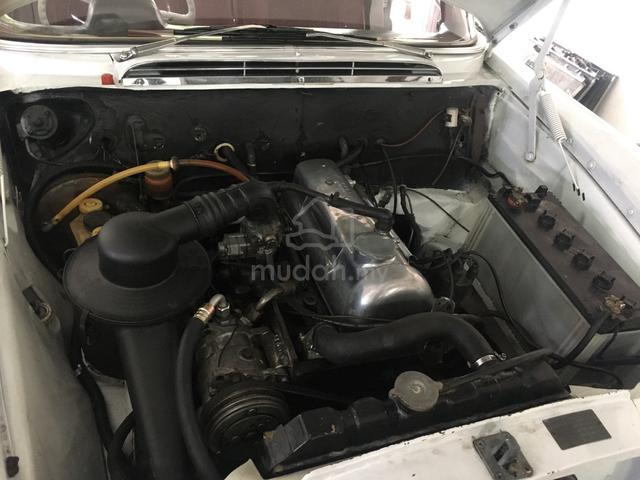 1967 Mercedes Benz 200 2.0 W110 - 5
