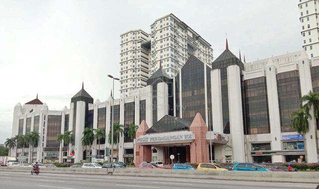 Ground floor Retail lot, 1500sf, Facing LDP, IOI Business Park,Puchong 1