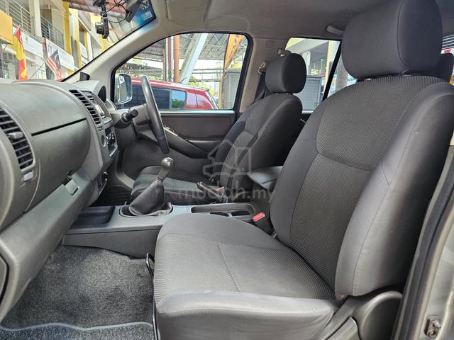 Nissan NAVARA 2.5 SE (MT) 4X4 - 5