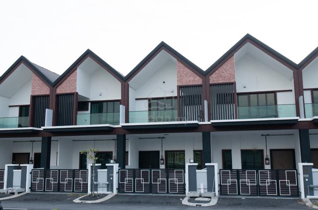 New 2-Storey Terrace Semi-Furnished Near Sentra Mall Klebang, Ipoh 1