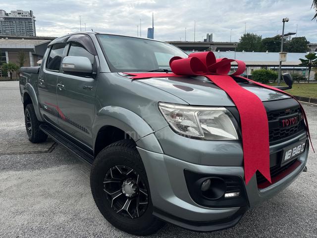 LOAN KEDAI 2015 Toyota HILUX 2.5 TRD(A)G FACELIFT - 1