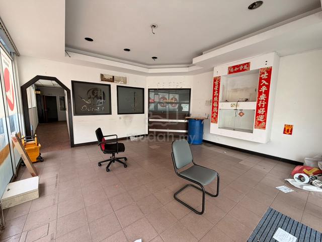 3-Storey Corner Shoplot Genting Klang – For Rent 1