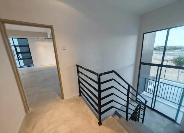 New 3 Storey Semi-D Factory Low downpayment at Menglembu 5