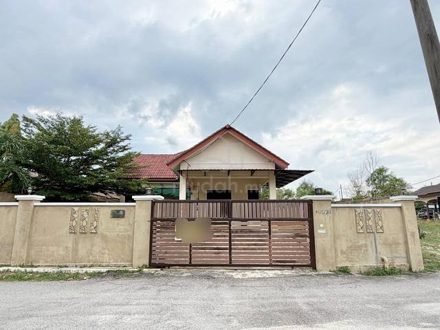 Banglo Kg Baru Kerteh 1