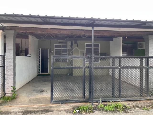 Rumah sewa di Gong Badak 1