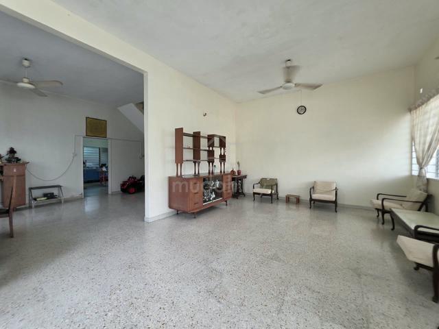 A big land size (6500sqft) 2sty semi-detached near Han Chiang 1