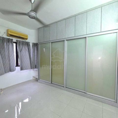 Kenari Court 1
