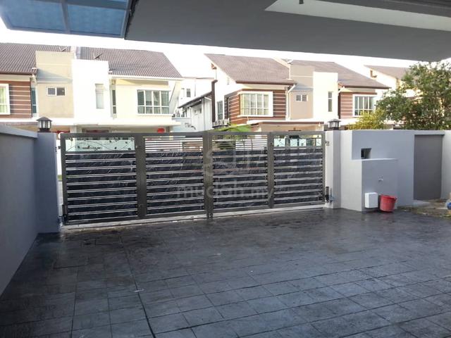 Bandar Parkland 2sty claster semi-d house for rent 1