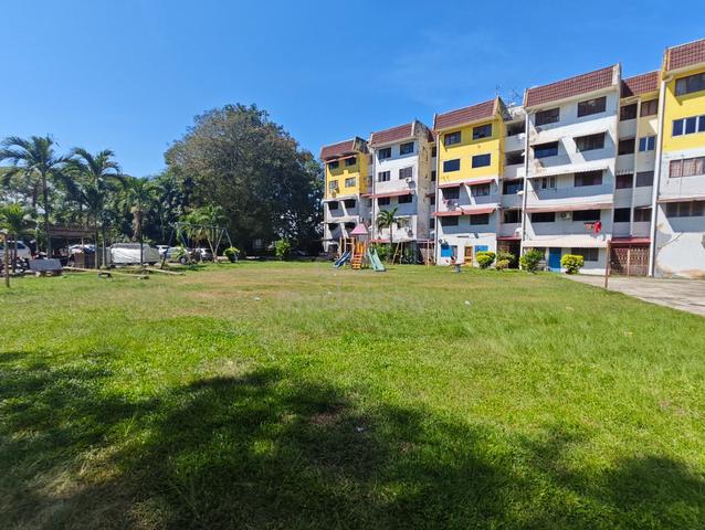Rumah Pangsa Batu Berendam 1