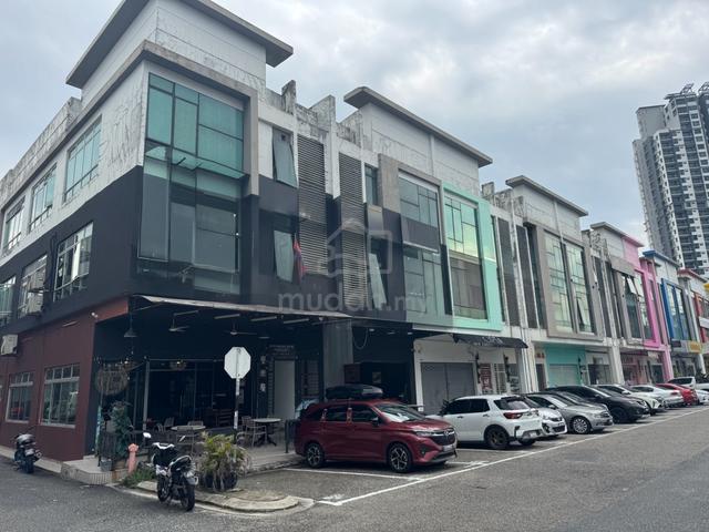 Setia Tropika, 3Storey Shoplot Adjoining Unit For Sale 1