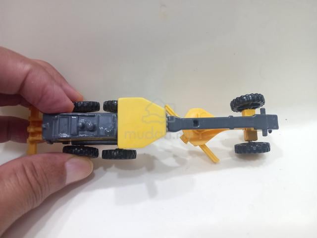 Tomica Long Type No. 140 Komatsu Motor Grader GD67 - photo 6 of 6