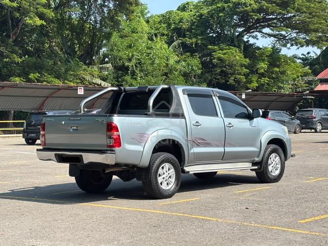 2013 Toyota HILUX D/CAB 2.5 MT - 2
