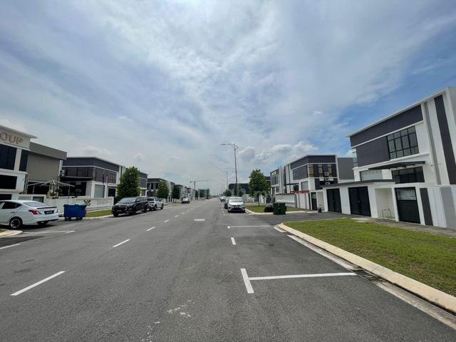 Dato Onn @Eco Business Park 2 1.5 Storey Semi- D Factory For Sales 1