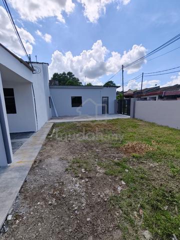 Taman Johor Single Storey house for Sale/Corner lot 1