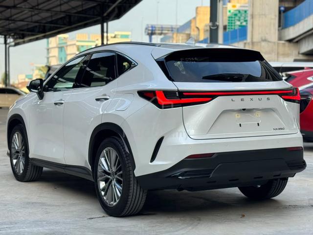 2023 Lexus NX250 2.5 VERSION L / PANROOF DIM HUD - 2