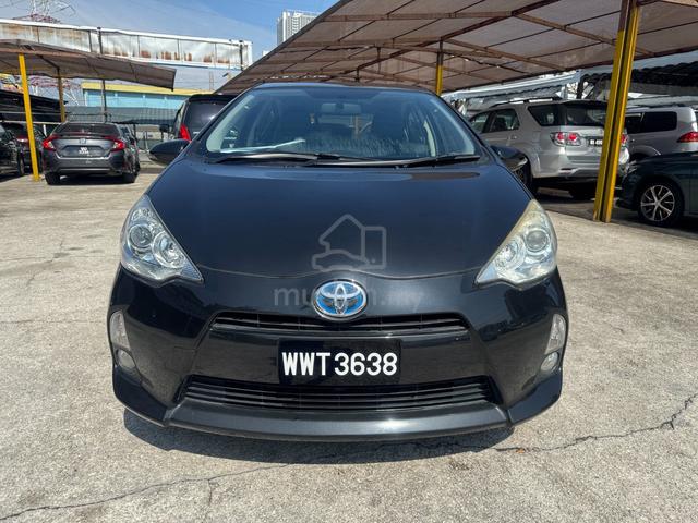 PRIUS C 1.5 HYBRID,PushStart,LeatherSeat,UncleOwne - 2