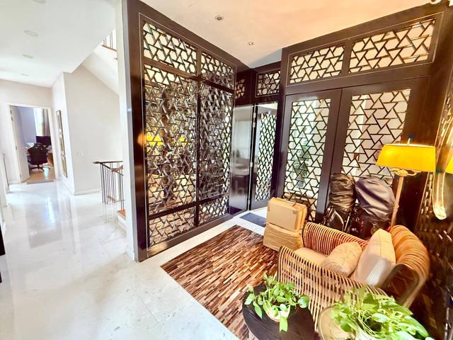【Corner Unblock】Emerald Bay 3 Storey Bungalow Fully Renovated Puteri H 1