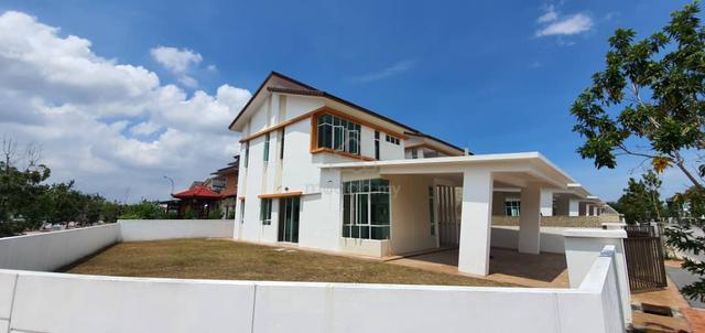 Freehold Corner House No 1. Suitable for child-care education centre 1