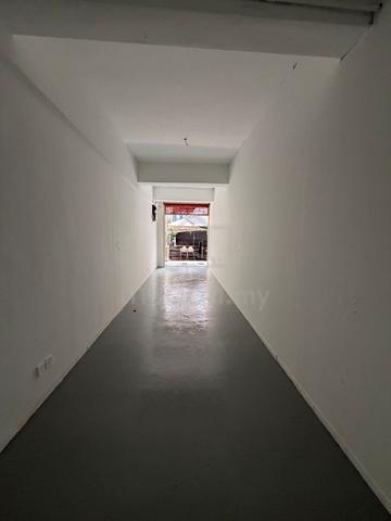 Ground floor half shop for rent at Plaza Damas,Sri Hartamas 1