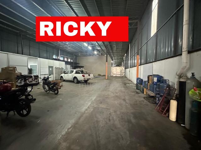 Warehouse Rent at Batu Maung 5000 sqft 200amp View to Offer 5