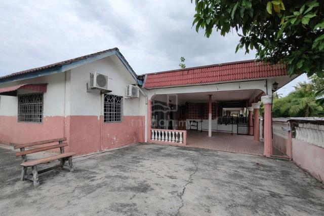 CORNER LOT! Teres Setingkat Taman Temiang Jaya,Sikamat 1