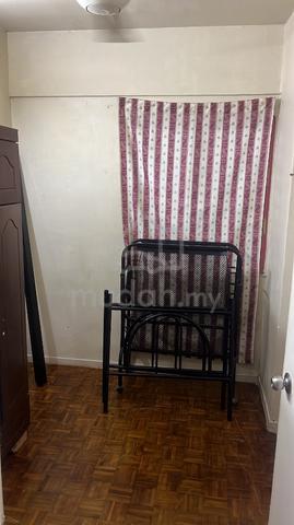 Small room for rent at Vista Lavender 1