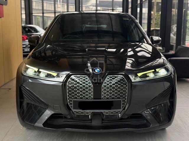 2022 BMW IX xDrive40 EV Glass Roof Harman Kardon - 4