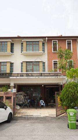FULLY EXTENDED KITCHEN-3 Storey Luxury Landed @ Laman Rimbunan, Kepong 1