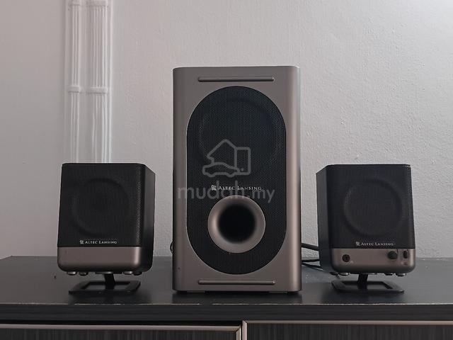 Altec Lansing 221. Compact 2.1 Bass Boost - photo 2 of 5