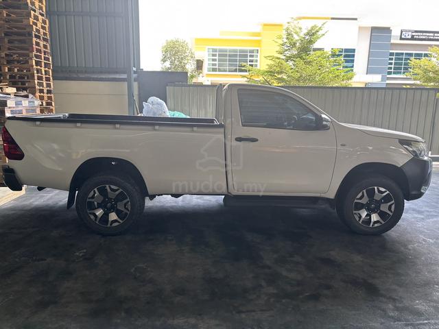 2020 Toyota HILUX 2.4 MT (M) - 5