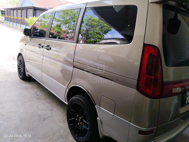 2004 Nissan SERENA 2.0 CLASSIC (A) - 1
