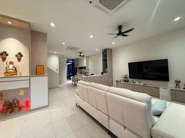 Tuas Iskandar Puteri Aurora Double StoreyLink Fully Renovated 1