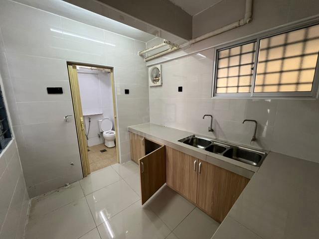 Aman Putra Apartment 1