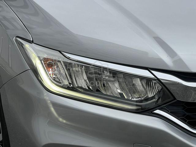 Honda CITY 1.5 V (A) L/SEAT , P/SHIFT , LIKE NEW - 4
