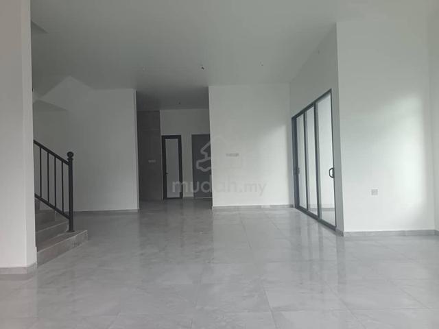 Freehold 2 Storey Beautiful Luxury Semi-D (42x75) Taman Selamat Indah 3
