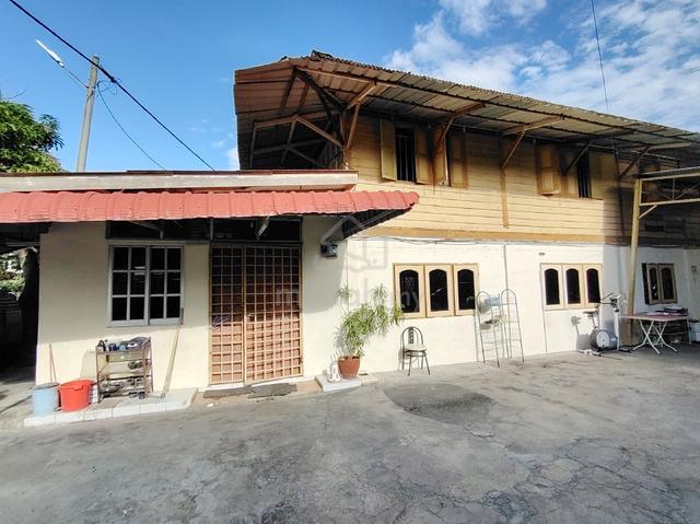 RUMAH KAMPUNG untuk dijual 1