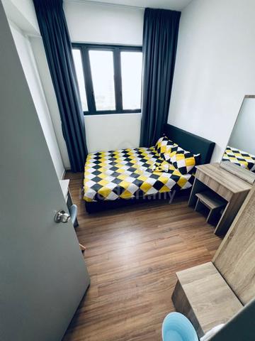 M Vertica Middle Room For Rent-Female Only- Near LRT/MRT Maluri 1