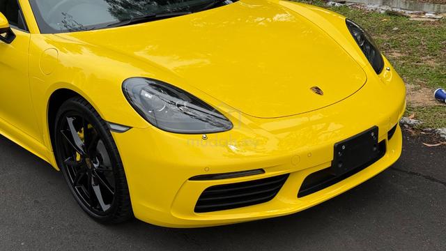 Rare Racing yellow 2021 Porsche 718 2.0 CAYMAN - 3