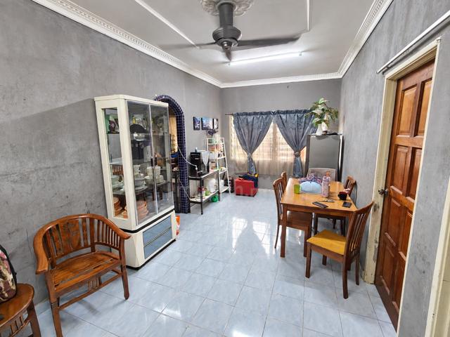 Pangsapuri Laksamana 1