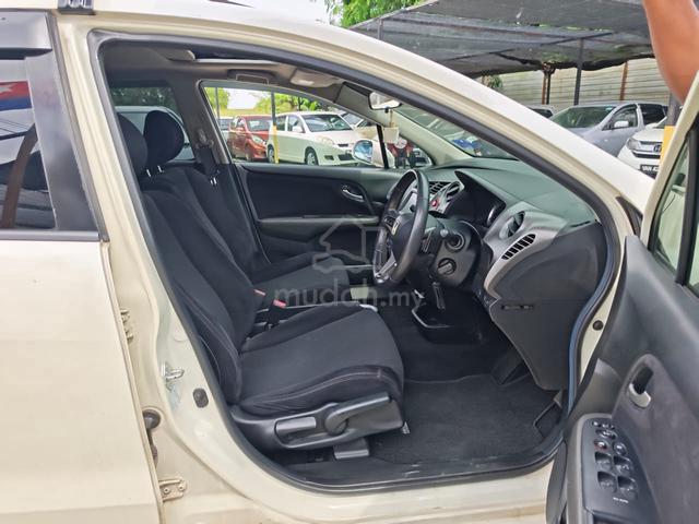 2011 Honda STREAM RX-Z 2.0 (AUTO) - LOAN KEDAI - 4