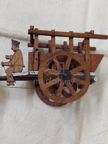 old wooden bullock . - photo 3 of 6