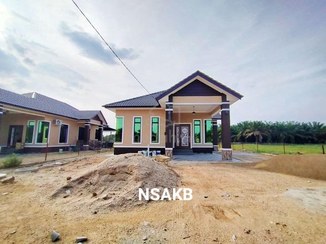 BANGLO SIAP SEPENUHNYA KG PAK ELONG ,TELONg DEKAT UMK BACHOK 1