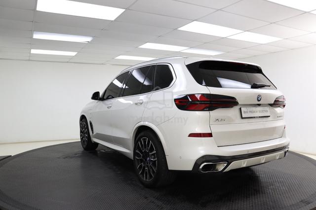 2025 BMW X5 xDrive50e M Sport - 5