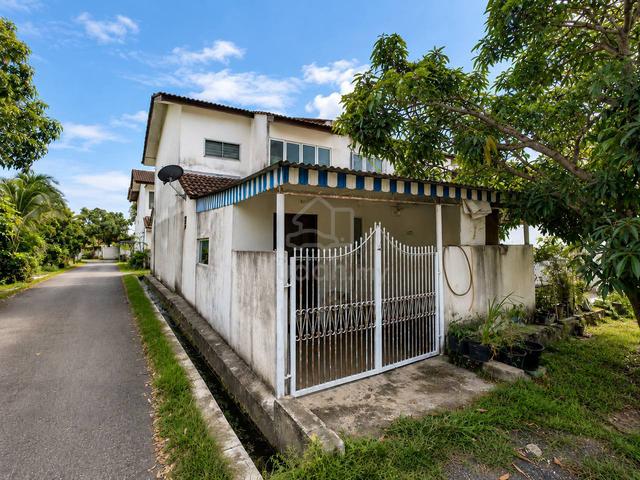 END LOT Double Storey @ Taman Bukit Kemuning Seksyen 32 Shah Alam 1