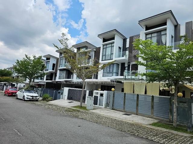3-Storey, Mutiara Heights, Kajang Very Spacious, North East Facing 1