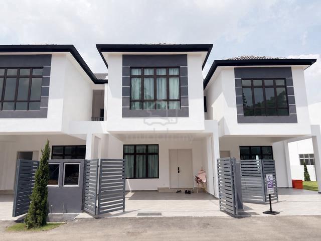 Master Room Fully Extend Freehold Full Loan Double Storey Cheng Indah 1